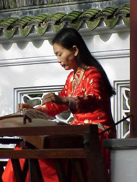    Qu Zheng (zither), Tiger Hill,      Suzhou